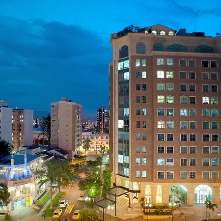 Hotel Dann Carlton ブカラマンガ エクステリア 写真