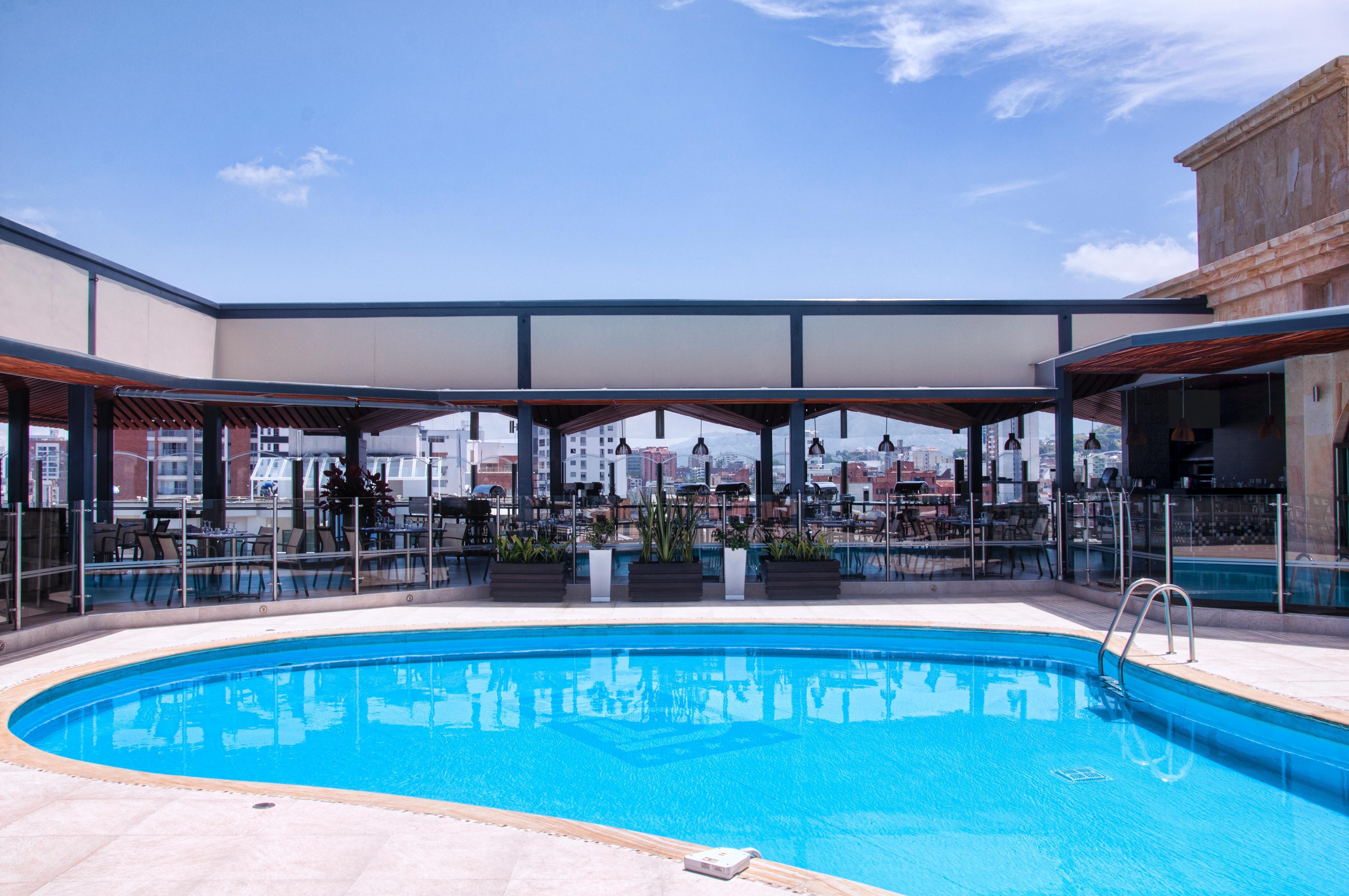 Hotel Dann Carlton ブカラマンガ エクステリア 写真 Rooftop pool