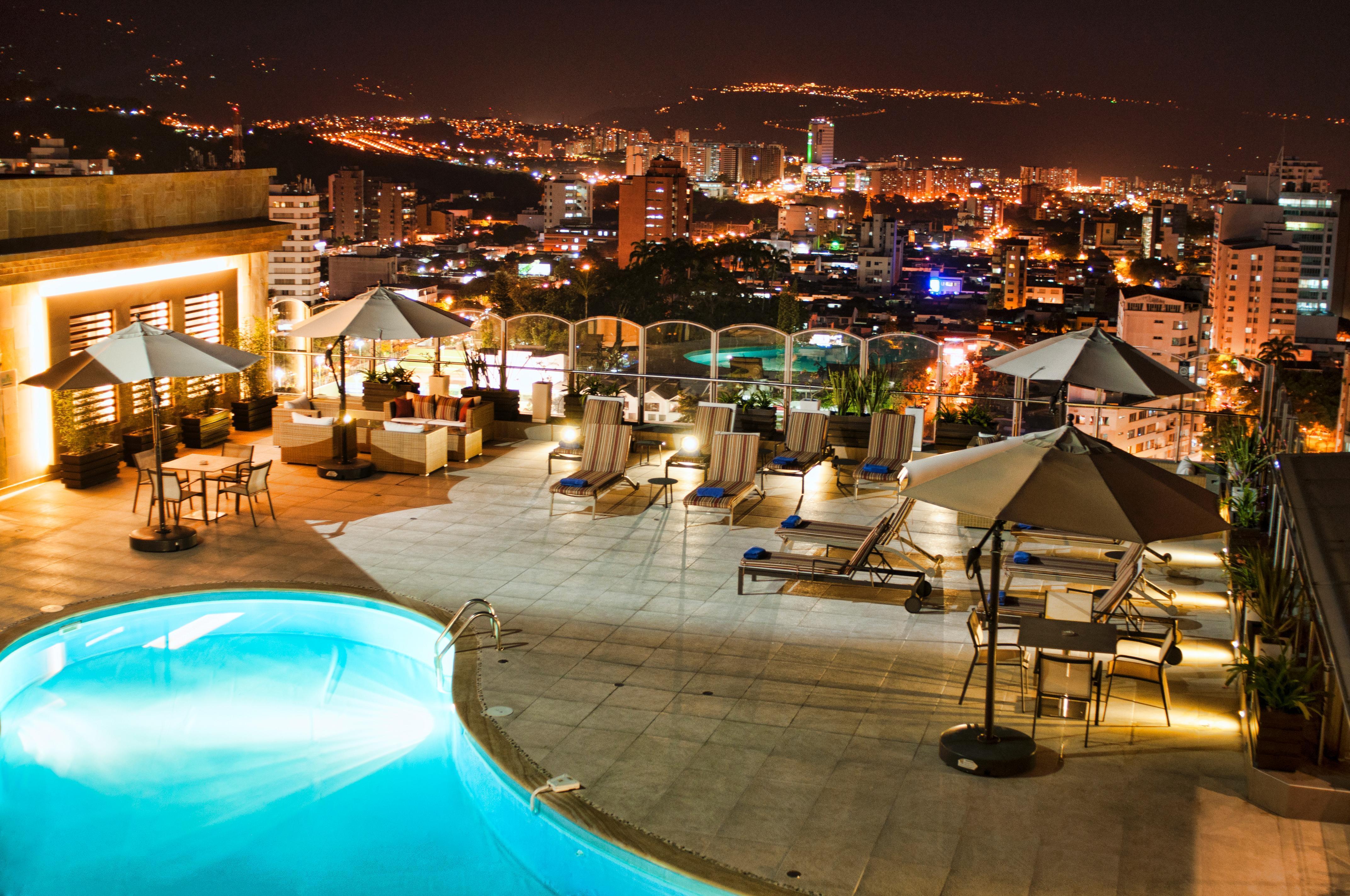Hotel Dann Carlton ブカラマンガ エクステリア 写真 View from the hotel's rooftop