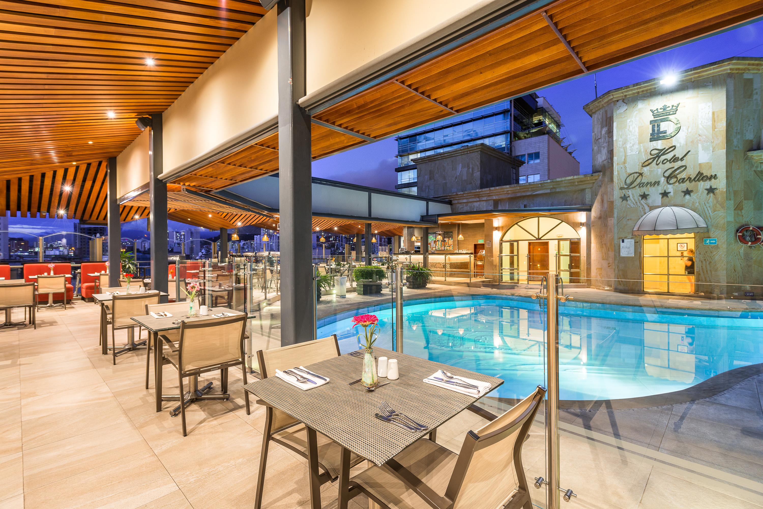 Hotel Dann Carlton ブカラマンガ エクステリア 写真 The pool at the hotel