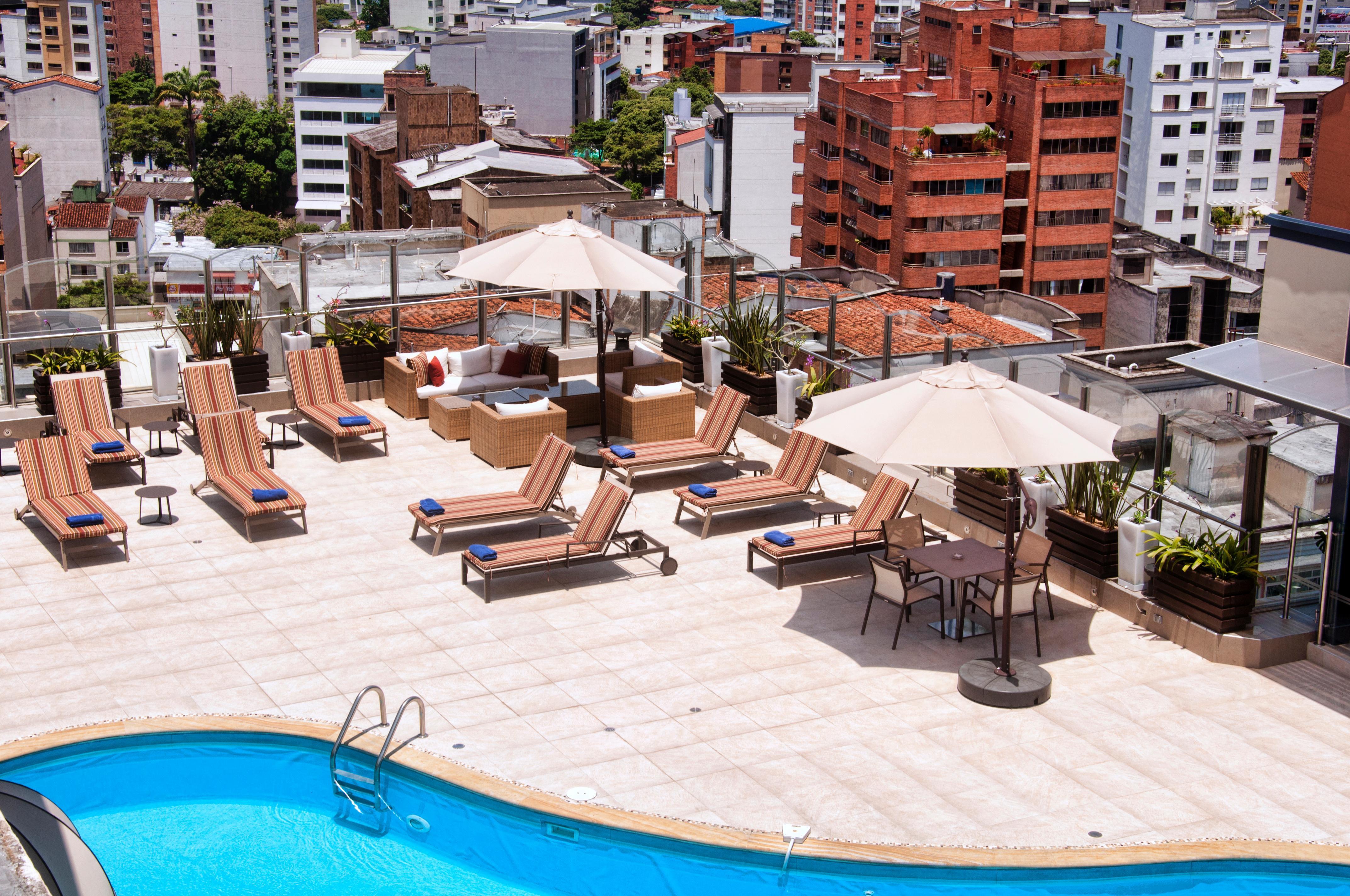 Hotel Dann Carlton ブカラマンガ エクステリア 写真 Rooftop pool