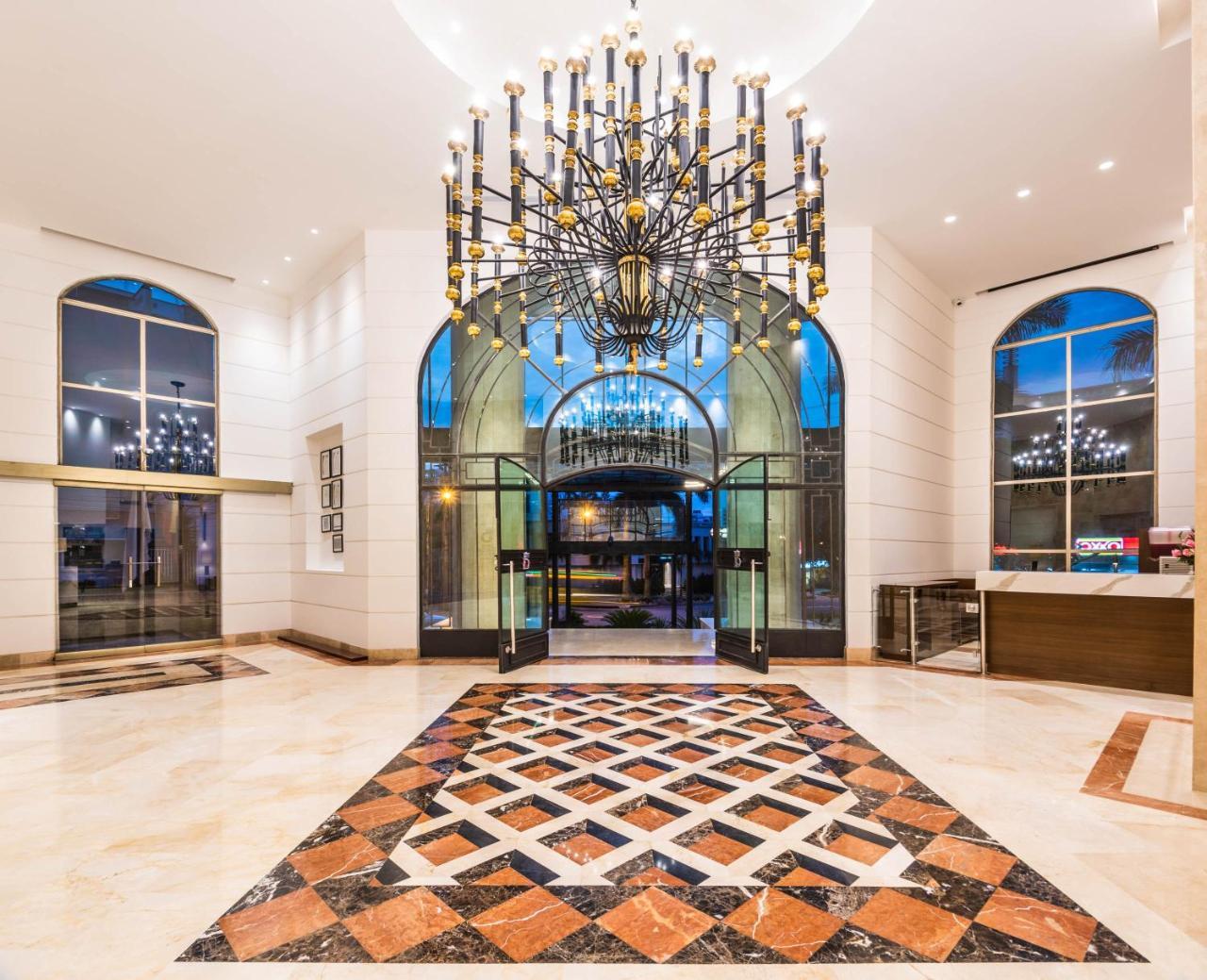 Hotel Dann Carlton ブカラマンガ エクステリア 写真 Lobby